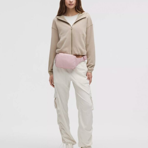 Lululemon Everywhere Belt Bag Large 2L Pink Haze (NWT) - Picture 3 of 9